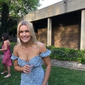 Meet your Posher, Ella